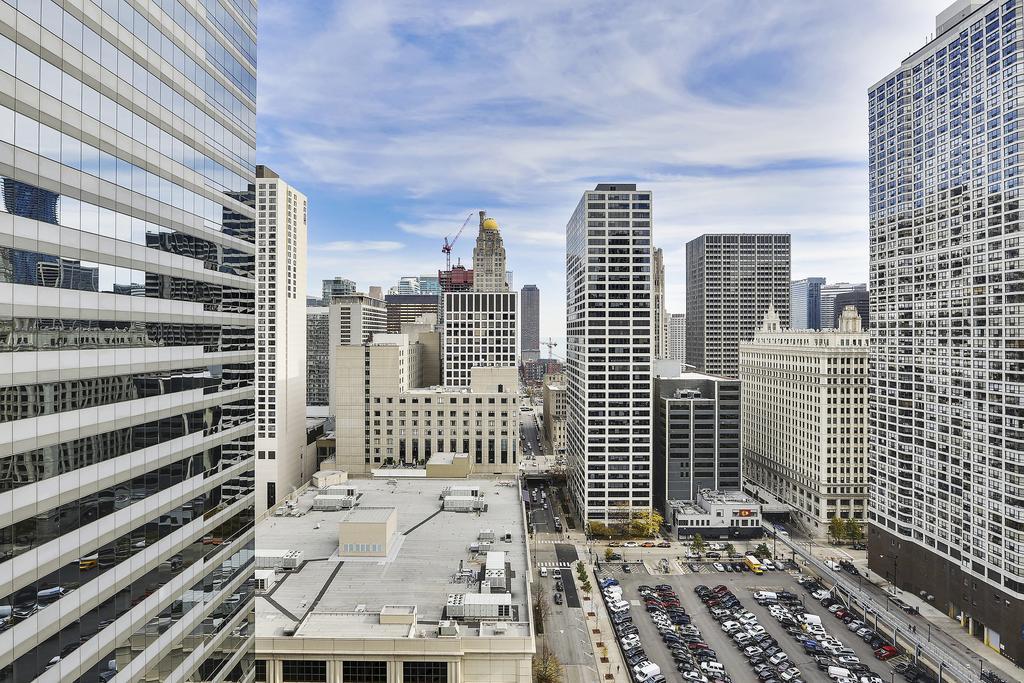 Apart-hotel Bridgestreet At State And Grand 4*