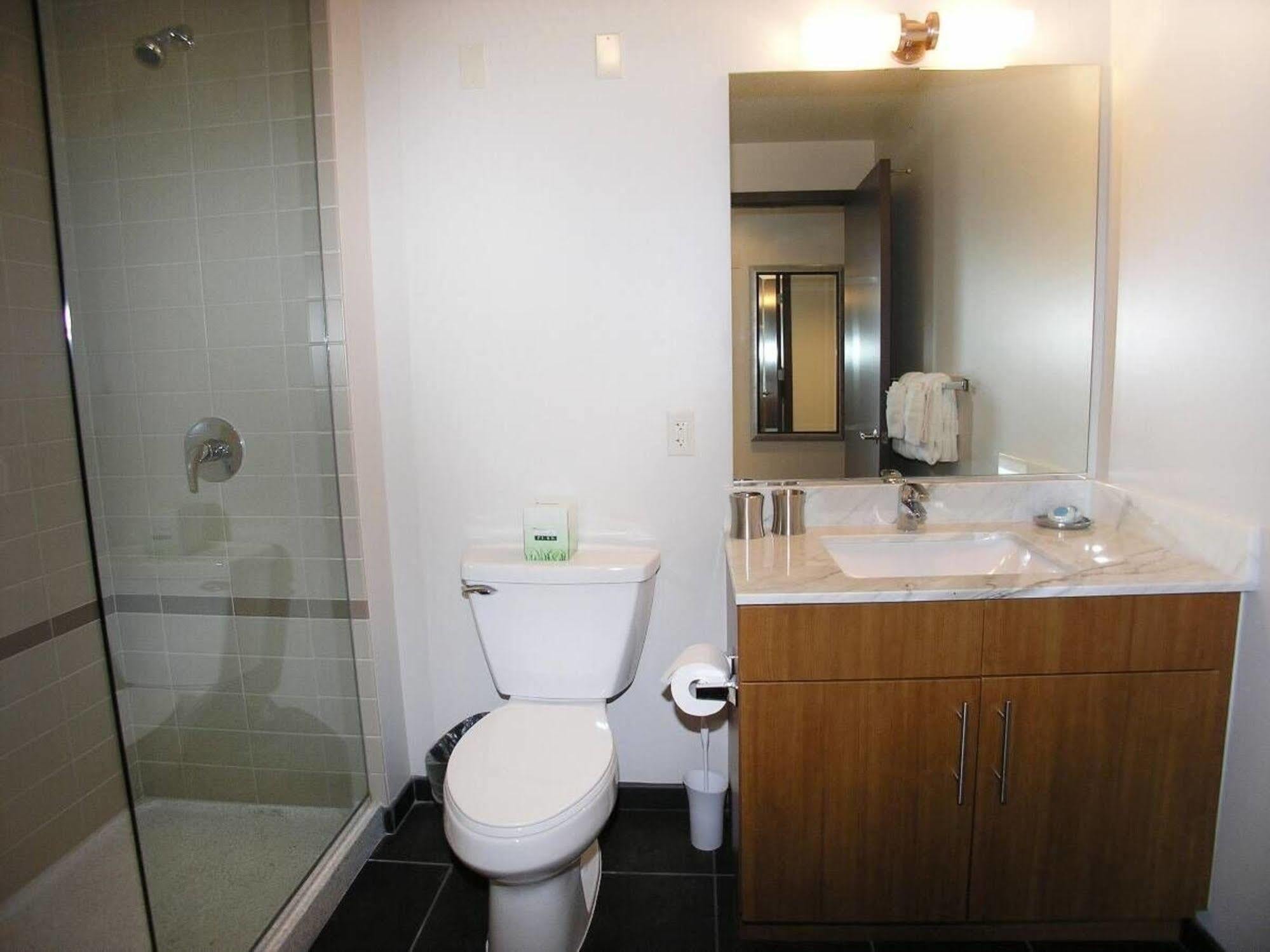 Apart-hotel Bridgestreet At State And Grand 4*