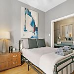 Stylish 2Br Pad With Up-To-Date Comforts - Halsted Rep