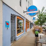 Decom Comfy And Complete Studio Apt Near Boystown - Oakdale 317 Rep