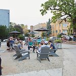 The Leavitt Street Inn & Tavern