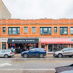 Decom Comfy And Complete Studio Apt Near Boystown - Oakdale 317 Rep