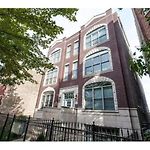 Amazing 3Br 3 Ba Property In Chicago