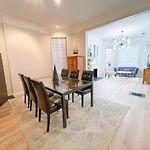 Wrigleyville Friends Unit - 5Bdrm