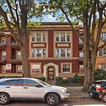 Stylish And Expansive 2Br Apt With Balcony - Buckingham 3