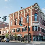 Lovely Logan Square 2-Bedroom In Chicago