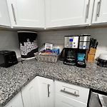Lovely Logan Square 2-Bedroom In Chicago