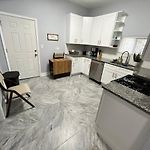 Lovely Logan Square 2-Bedroom In Chicago