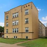 2Br Alluring Apartment With Laundry - Cullom D3
