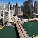 Londonhouse Chicago, Curio Collection By Hilton