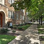1Br Contemporary Apt With Laundry Facility - Lockwood 1 & 2