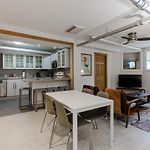 Quiet Oasis Only Minutes From Downtown - Friendly Neighborhood! Apts
