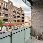 Sheridan Park Stunner! No Matter If You Are In Town For Business Or Fun This Property Has You Covered Apts