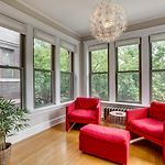 Comfortable Vintage North Side Retreat For 8