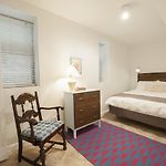Bucktown Condo Just Two Blocks From The \'L\' Apts