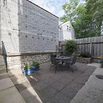 Bucktown Condo Just Two Blocks From The \'L\' Apts