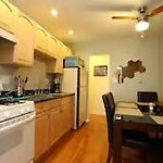 Apartment Sleeps 4 With Free Parking