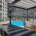 River N 1Br W Gym Wd Nr Mag Mile Chi-85