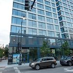 W Loop Studio W Gym Pool In Heart Of Greektown Chi-539
