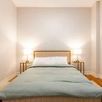 Luxurious Downtown 3 Bed 2 Bth