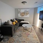 Modern 3 Bedroom Close To Downtown Chicago