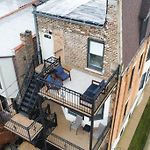 The Penthouse, Lux Stay Near Downtown, Uofc & Lake