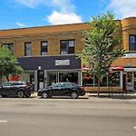 Enchanting 2-Bedroom Apt In Chicago - Clark 4