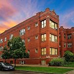 Chic & Fully Furnished 2Br Apartment - Roscoe 1