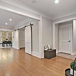 Great Location! 15 Min From Dt -Historic Hyde Park