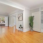 Spacious 4Br Apt In Historic Hyde Park Near Beach