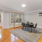 Spacious 4Br Apt In Historic Hyde Park Near Beach