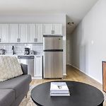 Lakeview 2Br W Patio Wd Nr Wrigley Field Chi-458