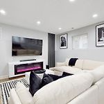 Modern Elegance: 4Br Duplex W/ Free Garage Parking