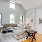 Stunning 2 Floor Penthouse Downtown