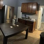 Urban Retreat 3 Bedroom Apt.