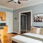 Well-Equipped Studio Apartment In The City! - Belmont B13
