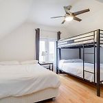 Entire Building-Walk To Lincoln Park Or The Beach