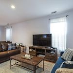 Entire Building-Walk To Lincoln Park Or The Beach