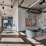 Fulbrix Bright Designer Apartments With West Loop Views