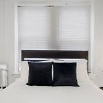 Chicago Studio Unit Cozy & Convenient - Bstone 226 Rep