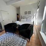River North Hideaway With Amazing Views And Parking