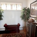 Bootlegger House Sleeps 10-20 Free Tv & Parking