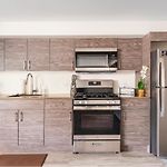 Cozy 2 Brm Apartment Mins Away From United Center
