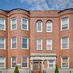 6 Mi To Dtwn Pet-Friendly Chicago Condo