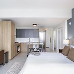 Landing Modern Apartment With Amazing Amenities