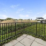 Landing Modern Apartment With Amazing Amenities