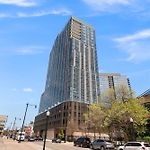 Foundry Unmatched Skyline Views At Lincoln Park