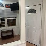 Hollywood Rentals Llc