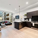 River North Central Home With Balcony