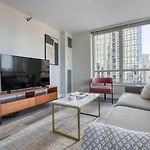 Gold Coast 2Br W Outdoor Terrace Nr Beach L Chi-1016
